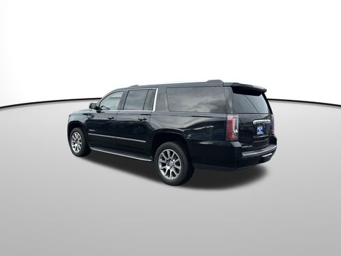 Used 2020 GMC Yukon XL Denali image 3