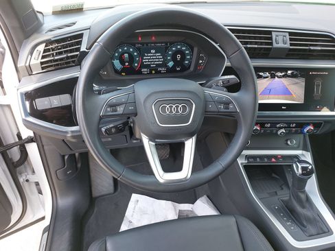 Certified 2025 Audi Q3 2.0T Premium w/ Convenience Package AWD/4WD image 10