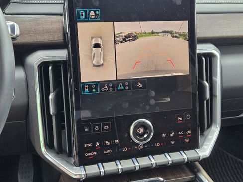 Used 2026 GMC Acadia Denali Ultimate FWD image 29