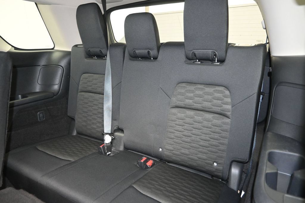 Used 2025 Nissan Pathfinder SV FWD image 23