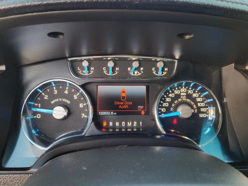 Used 2014 Ford F150 Lariat w/ Equipment Group 502A Luxury AWD/4WD image 11