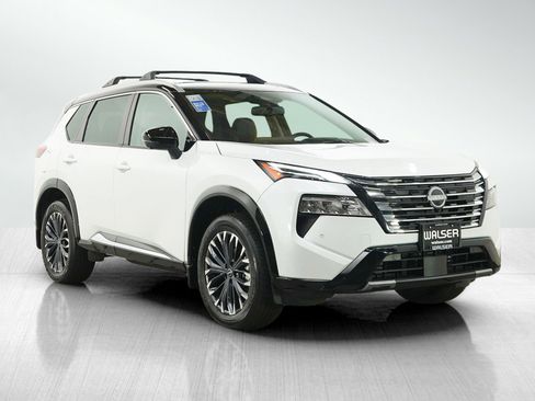 Used 2025 Nissan Rogue Platinum AWD/4WD image 8