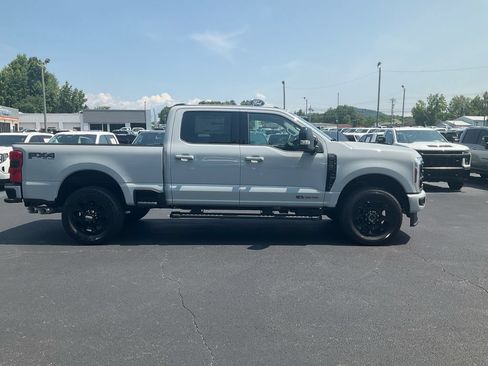 New 2026 Ford F250 Lariat w/ Black Appearance Package AWD/4WD image 4