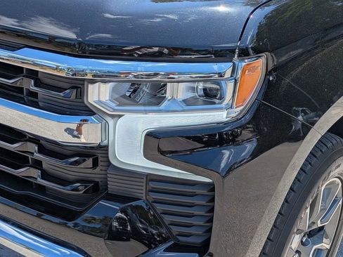 Used 2023 Chevrolet Silverado 1500 LT AWD/4WD image 10