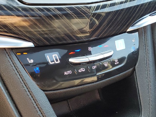 Certified 2024 Cadillac XT6 Premium Luxury w/ LPO, Floor Liner Package AWD/4WD image 24