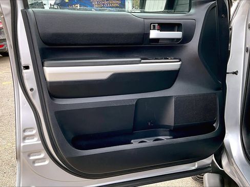 Used 2016 Toyota Tundra SR5 w/ Tow Package image 24