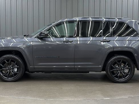 Used 2023 Jeep Grand Cherokee 30th Anniversary AWD/4WD image 2
