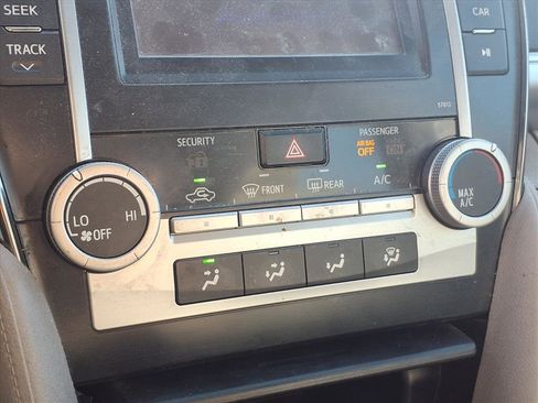 Used 2012 Toyota Camry LE image 10