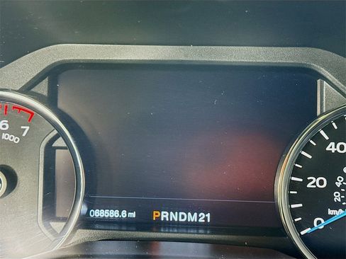 Used 2016 Ford F150 Lariat w/ Equipment Group 502A Luxury image 6