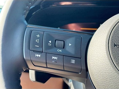 Used 2025 Nissan Pathfinder Platinum w/ Cargo Package image 10