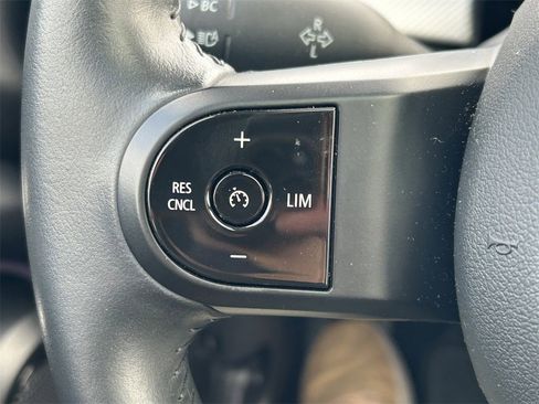 Used 2024 MINI Cooper 2-Door Hardtop image 31