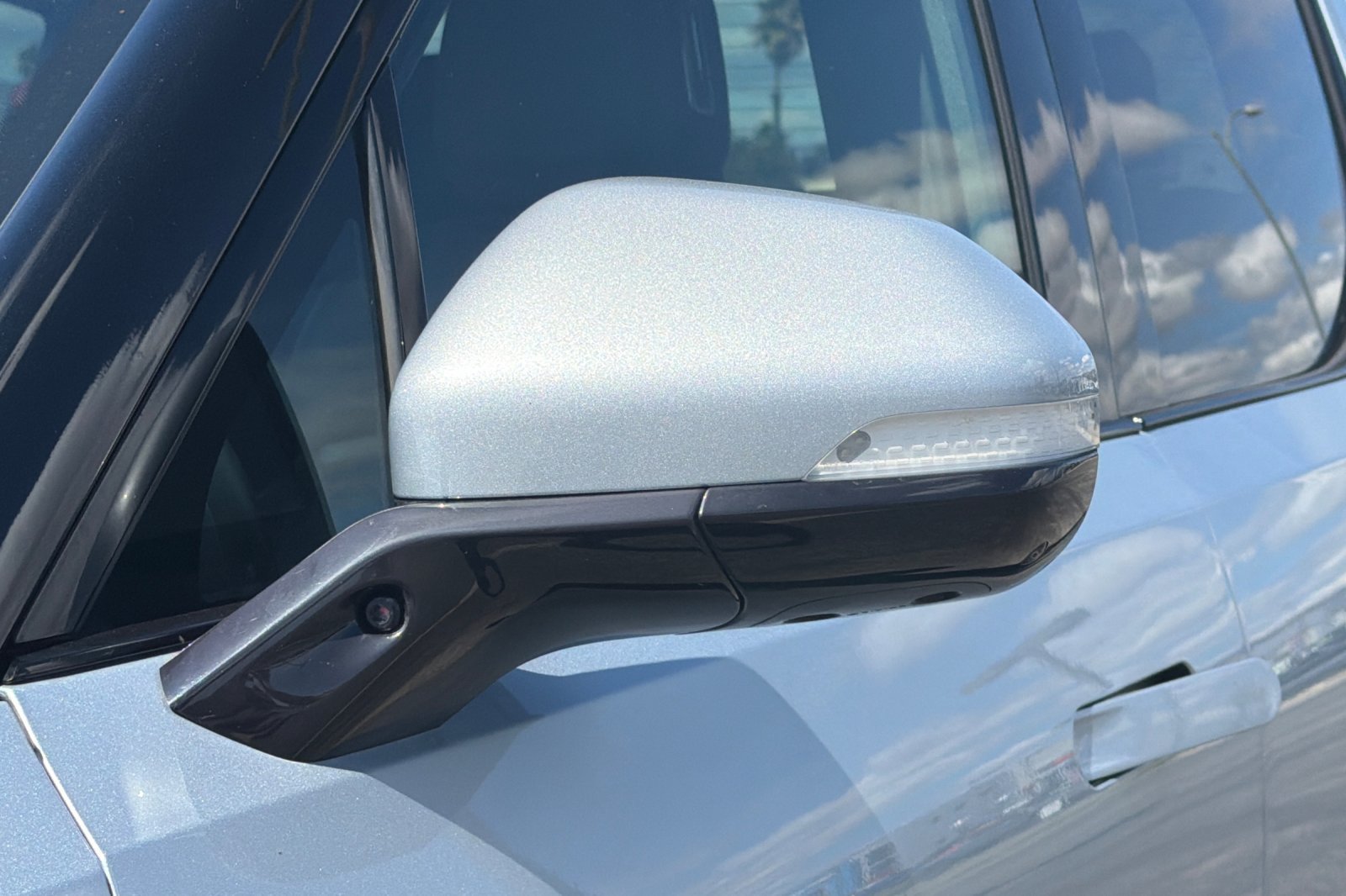 Used 2023 Rivian R1T Adventure Dual AWD/4WD image 41