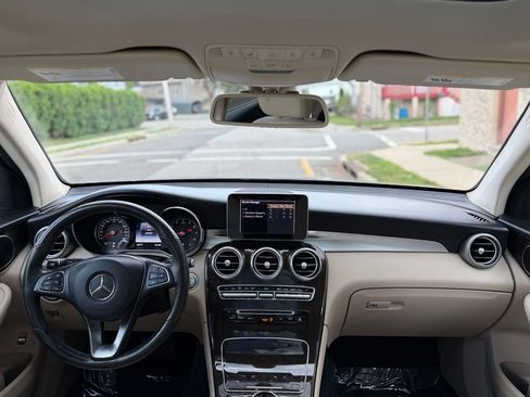 Used 2019 Mercedes-Benz GLC 300 4MATIC image 26