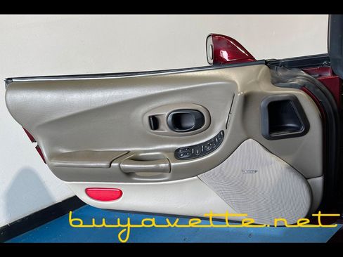 Used 2003 Chevrolet Corvette Coupe w/ Preferred Equipment Group RWD image 21