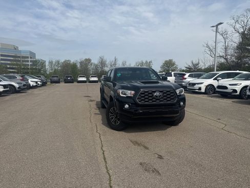 Used 2021 Toyota Tacoma TRD Sport w/ Technology Package image 16