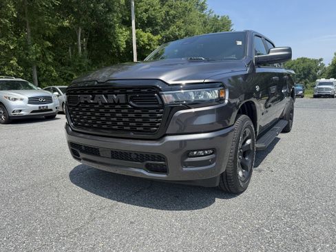 New 2026 RAM 1500 Express AWD/4WD image 3