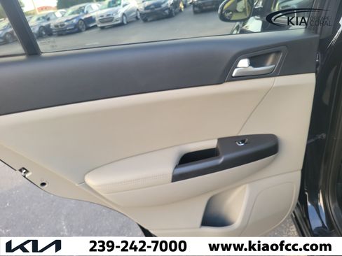 Certified 2021 Kia Sportage S FWD image 11
