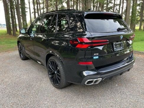 Used 2025 BMW X5 M60i image 6