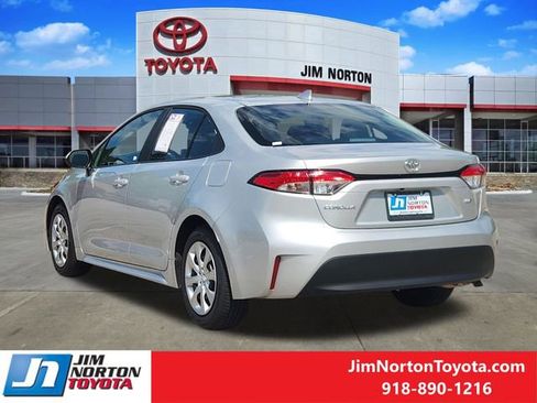 Used 2026 Toyota Corolla LE FWD image 7