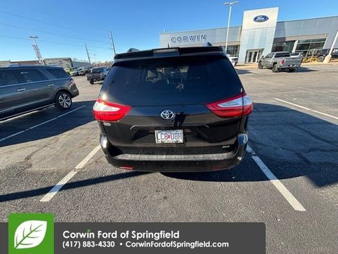 Used 2019 Toyota Sienna L image 8