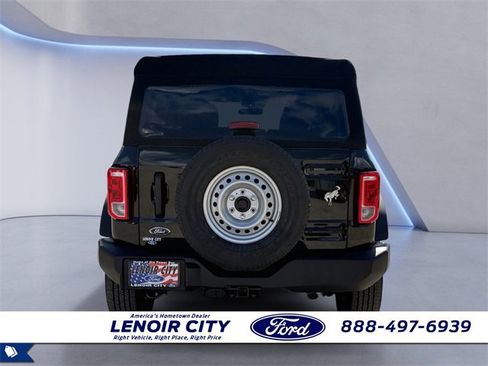 New 2025 Ford Bronco Base image 6