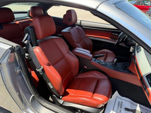 Used 2011 BMW M3 Convertible RWD image 14