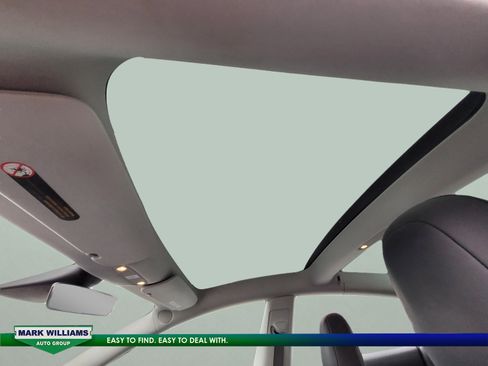 Used 2018 Tesla Model 3 Long Range image 26