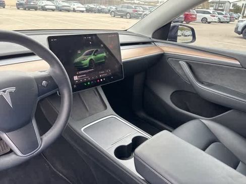 Used 2023 Tesla Model Y Long Range image 19