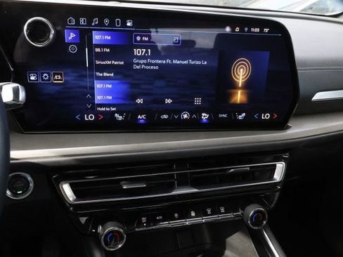 Used 2024 Chevrolet Traverse LT image 15