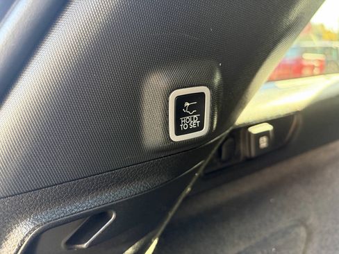 Used 2023 Jeep Grand Cherokee Overland w/ Luxury Tech Group IV image 39