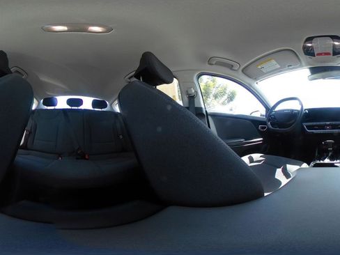 Used 2025 Kia K4 FWD image 42