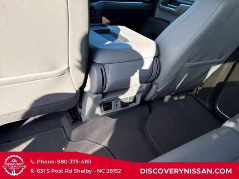 Used 2025 GMC Sierra 1500 SLT AWD/4WD image 17