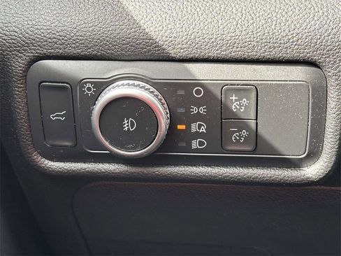 Used 2022 Ford Explorer XLT w/ Equipment Group 202A image 20