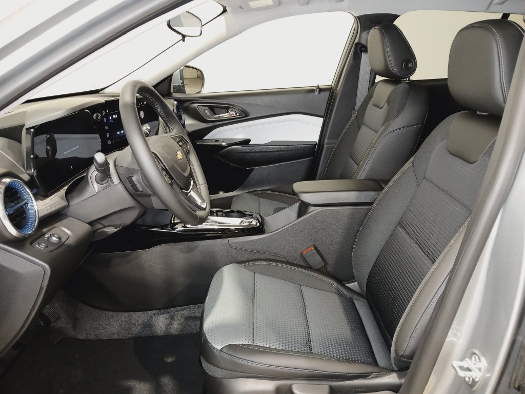 Used 2026 Chevrolet Trax LT w/ Driver Confidence Package FWD image 10