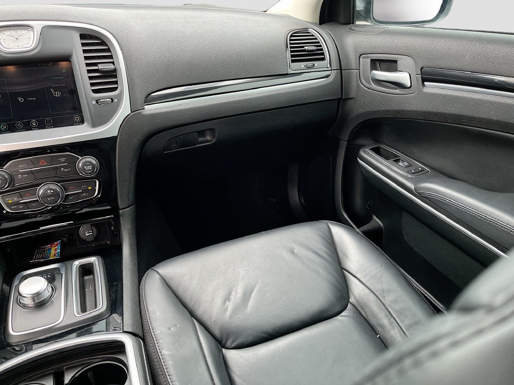 Used 2023 Chrysler 300 Touring L AWD/4WD image 23