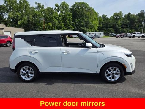 Used 2025 Kia Soul LX w/ LX Technology Package FWD image 10