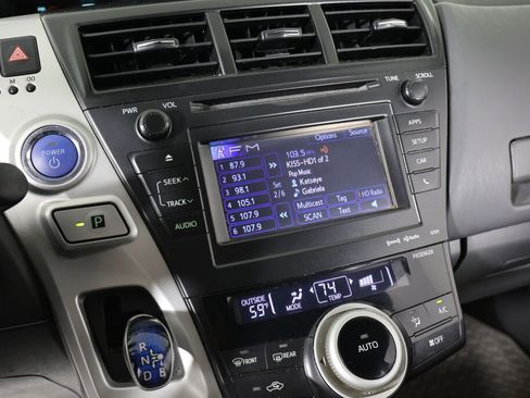 Used 2014 Toyota Prius V Three image 34