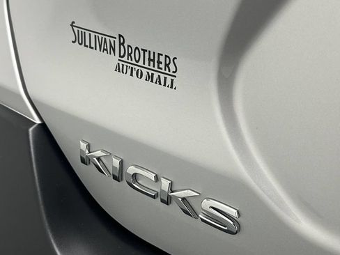 Certified 2019 Nissan Kicks S FWD image 17
