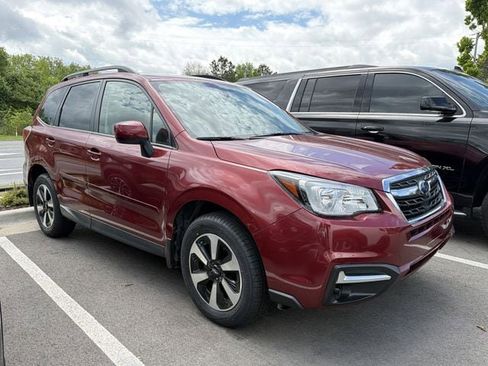 Used 2017 Subaru Forester 2.5i Premium w/ All-Weather Package image 3