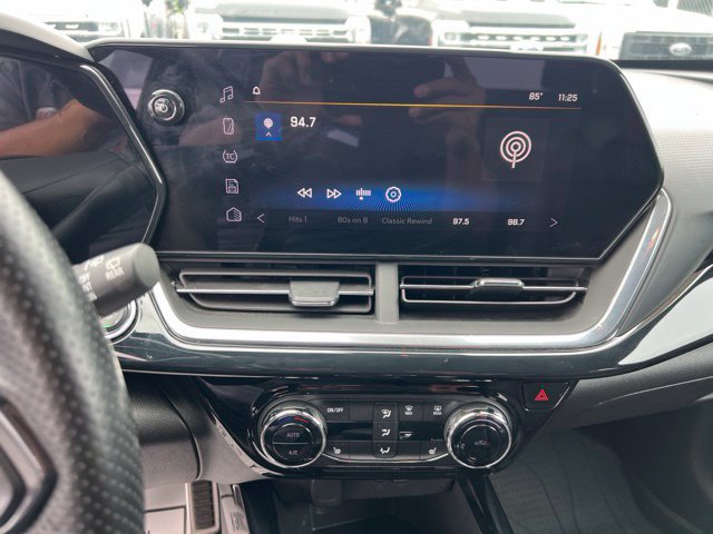 Used 2024 Chevrolet Trax RS FWD image 10
