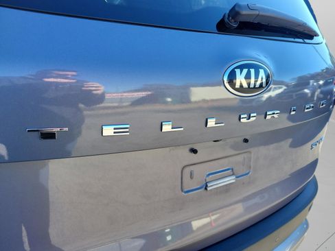 Used 2020 Kia Telluride SX w/ SX Prestige Package image 40