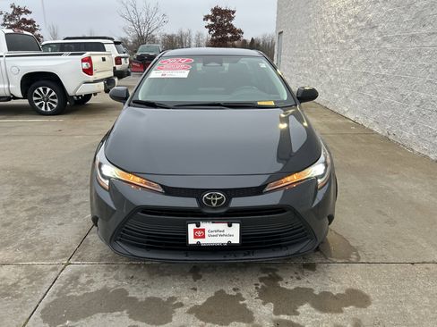 Certified 2024 Toyota Corolla LE image 2
