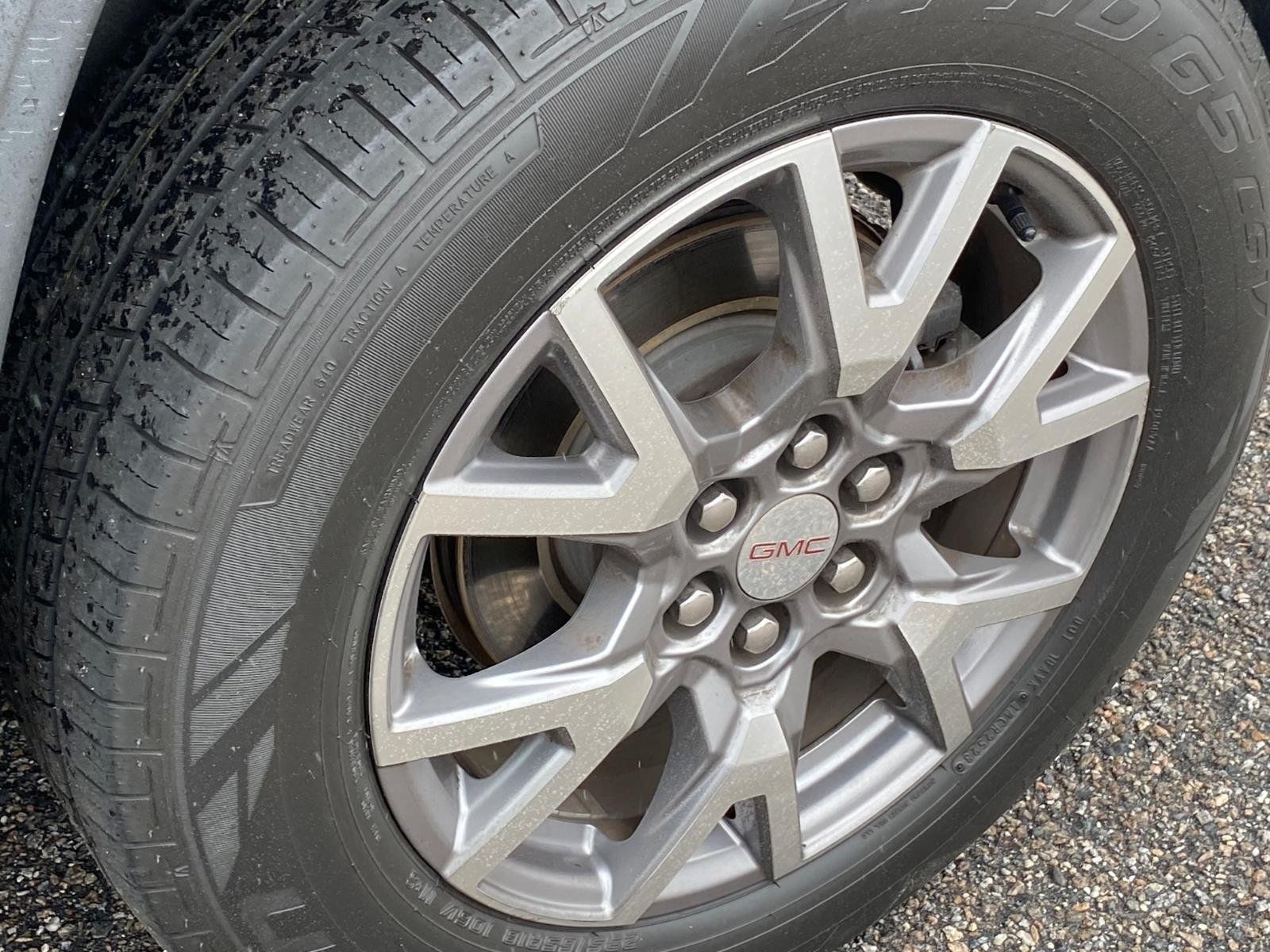Used 2021 GMC Acadia SLT w/ LPO, Floor Liner Package FWD image 23