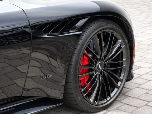 Used 2023 Aston Martin DBS Superleggera Volante RWD image 9