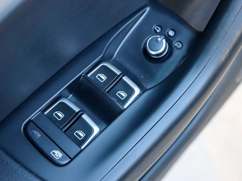 Used 2018 Audi Q3 2.0T Premium image 12