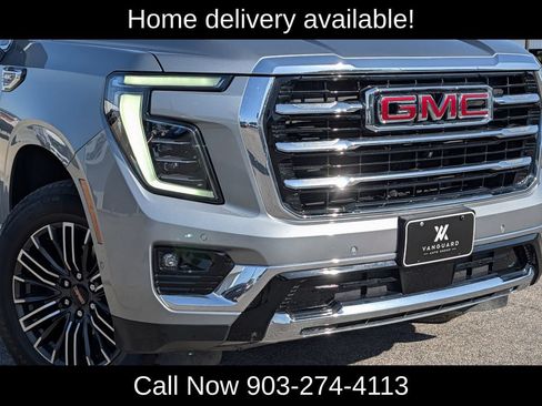 Used 2025 GMC Yukon Elevation w/ Elevation Premium Package AWD/4WD image 12