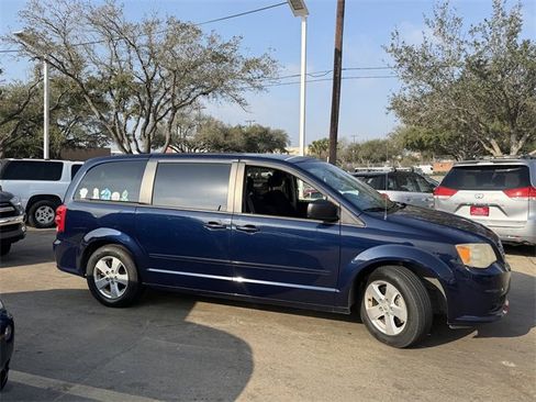 Used 2013 Dodge Grand Caravan SE image 4