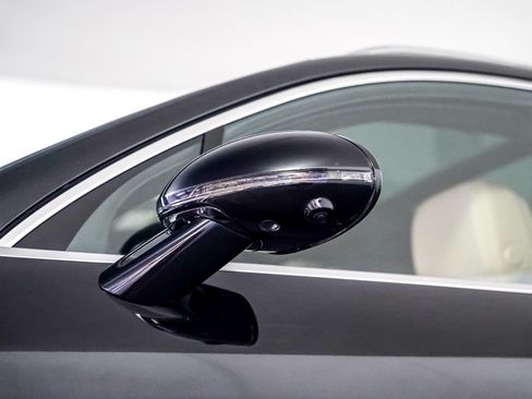 Certified 2024 Porsche Macan image 27