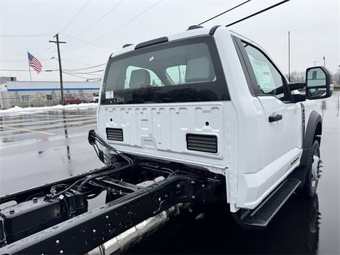 New 2025 Ford F550 4x4 Regular Cab Super Duty image 13