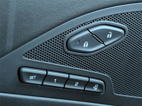 Used 2015 Chevrolet Corvette Z06 w/ 3LZ Preferred Equipment Group image 22